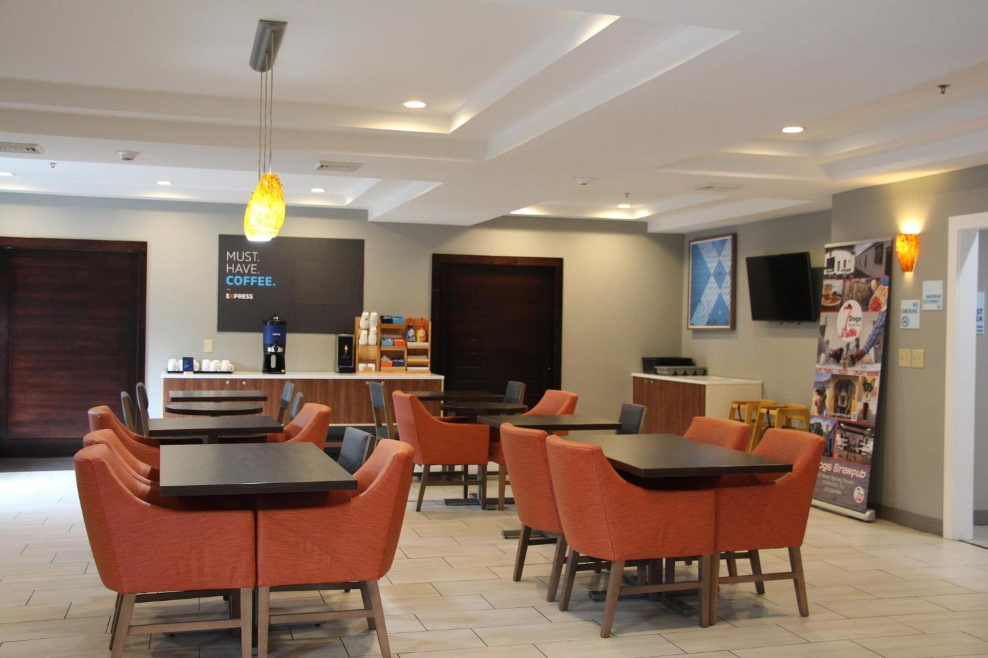 Express & By Ihg 2* Wytheville