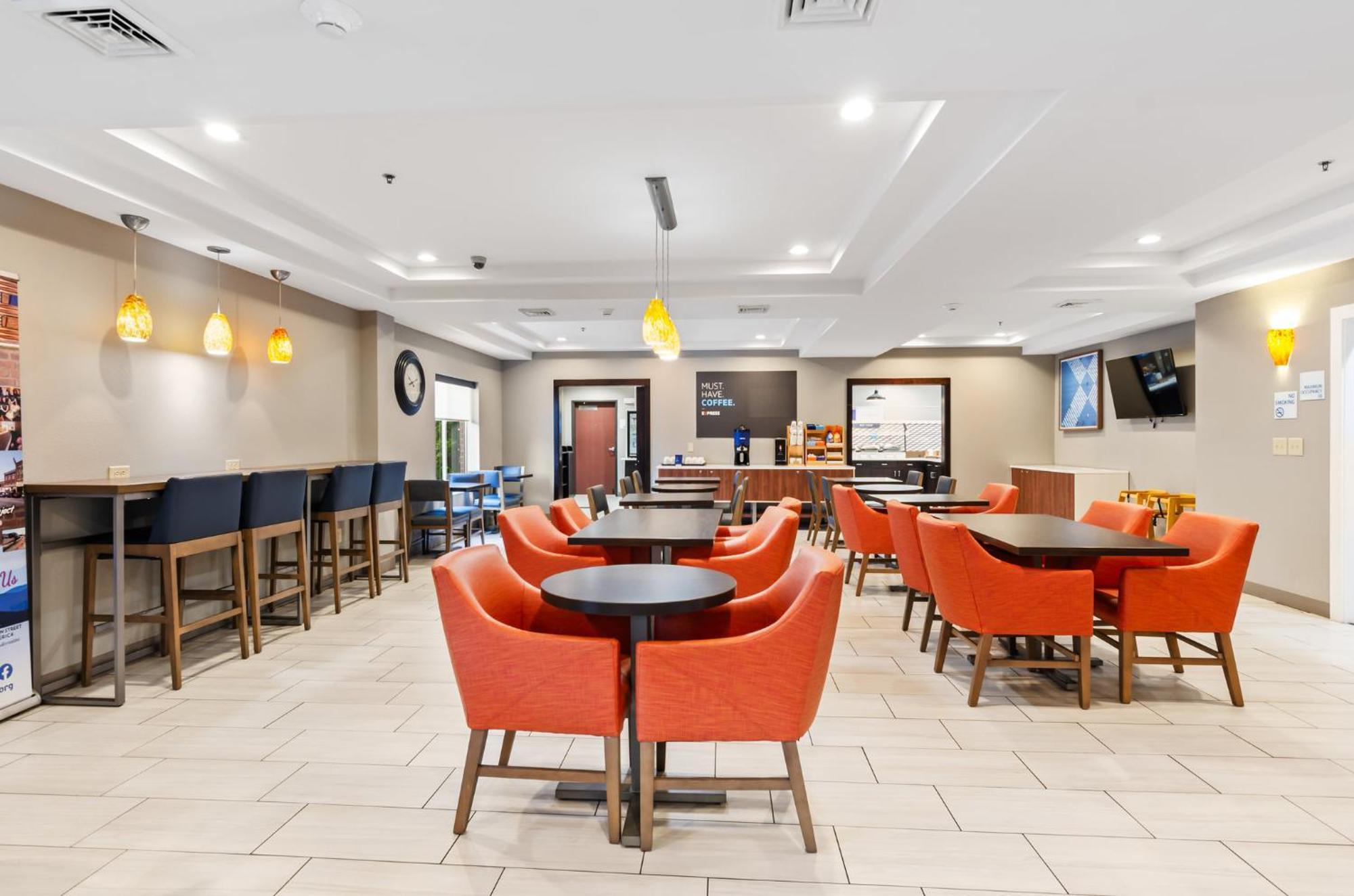 Hotel Express & By Ihg