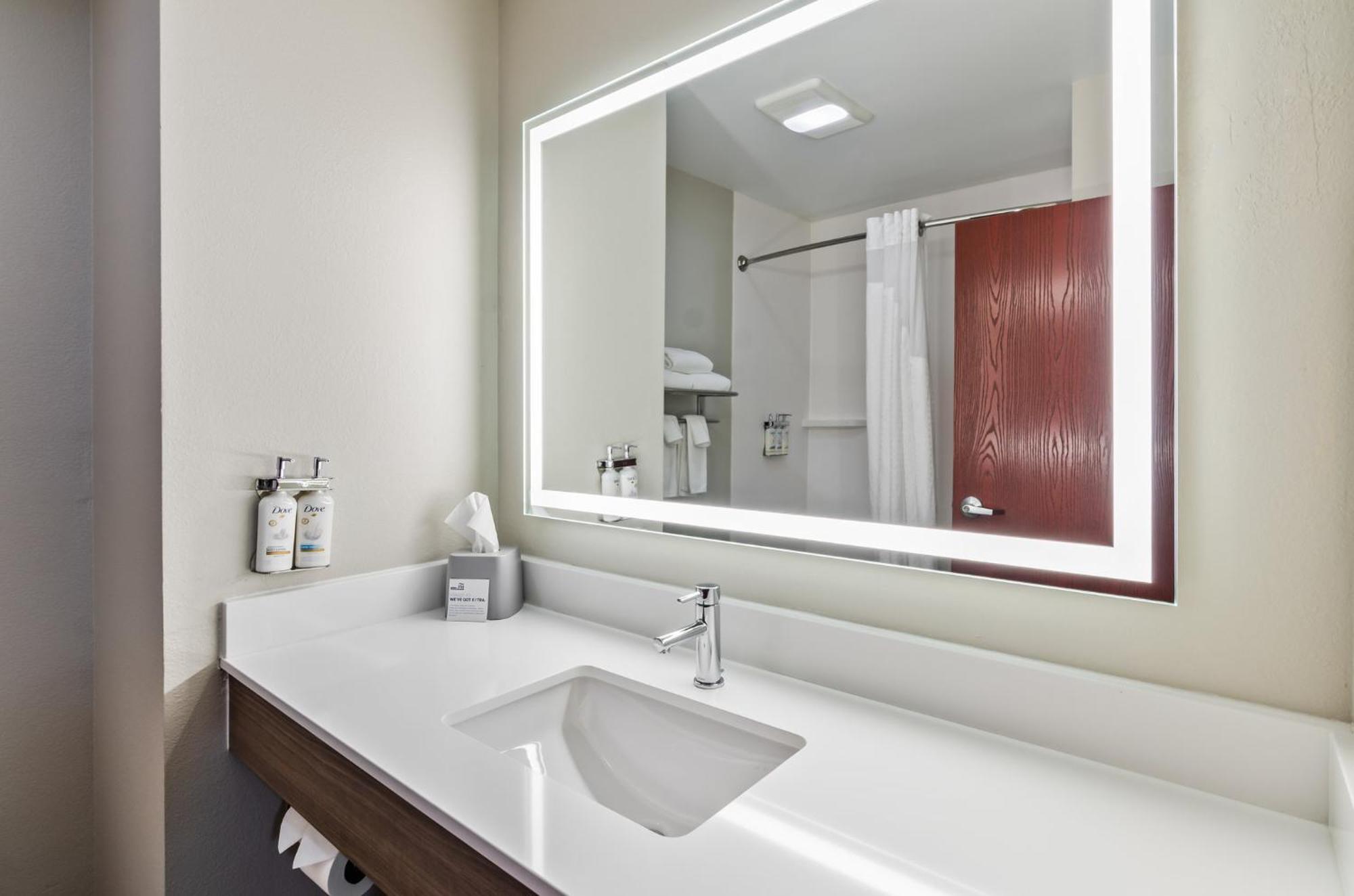 Hotel Express & By Ihg